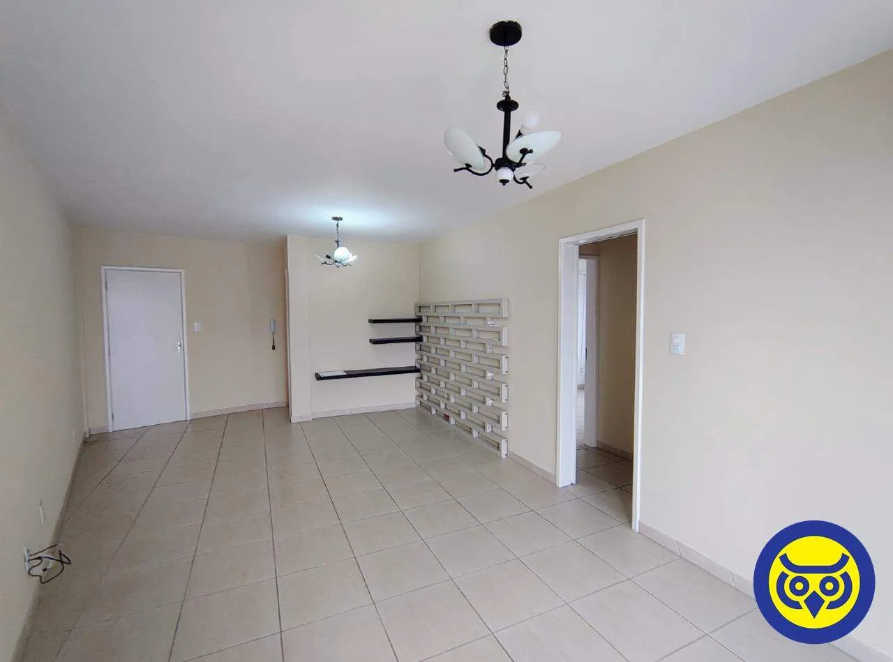 3-bedroom apartment with floor-to-ceiling windows