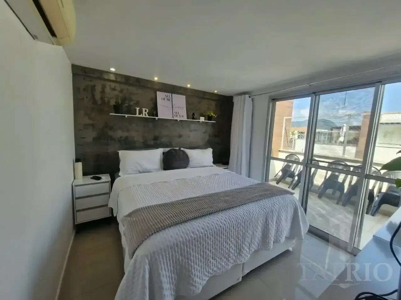 Apartment on the 3rd floor with a glass-enclosed balcony — photo 18
