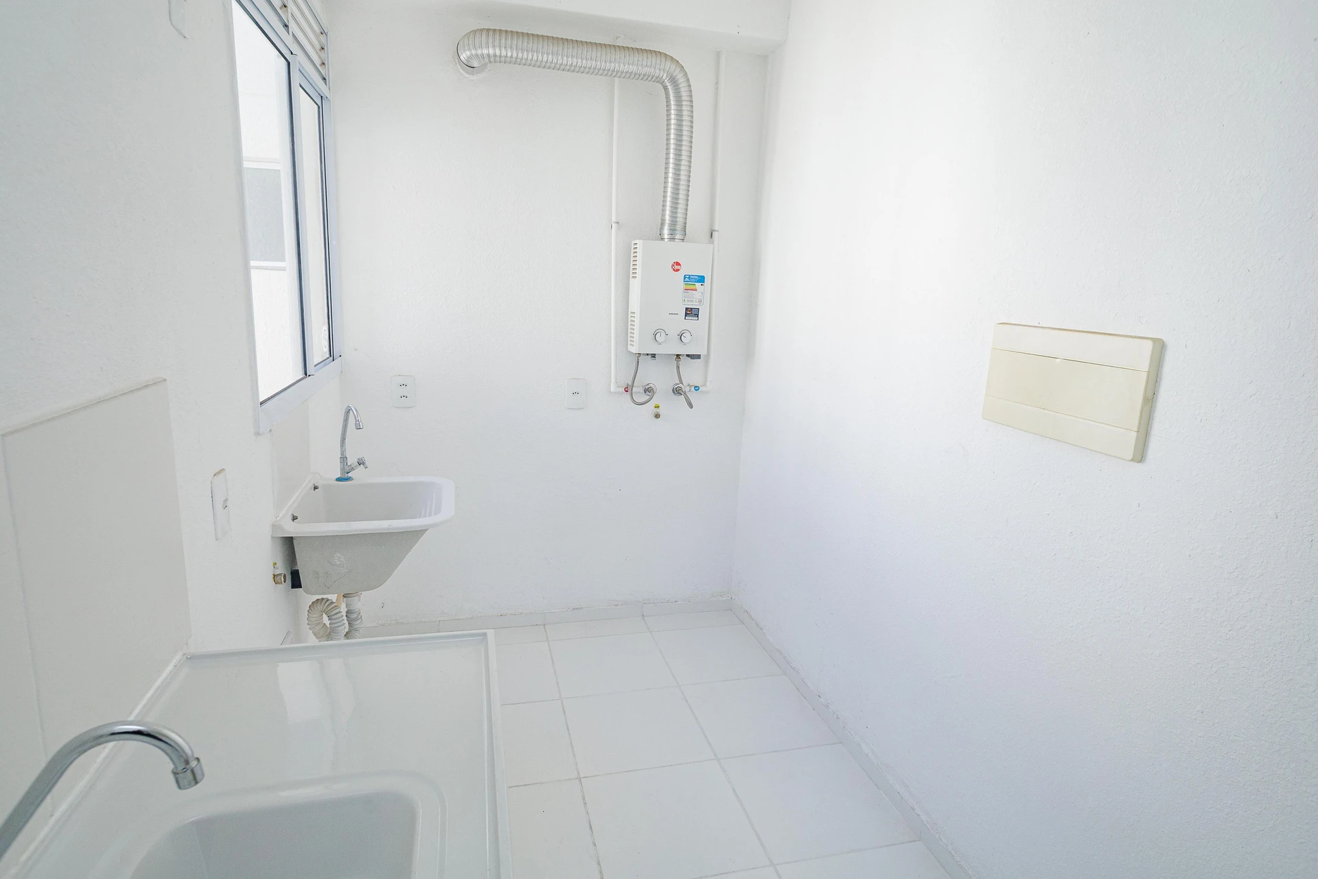 Unfurnished apartment with 2 bedrooms and 1 bathroom — photo 5