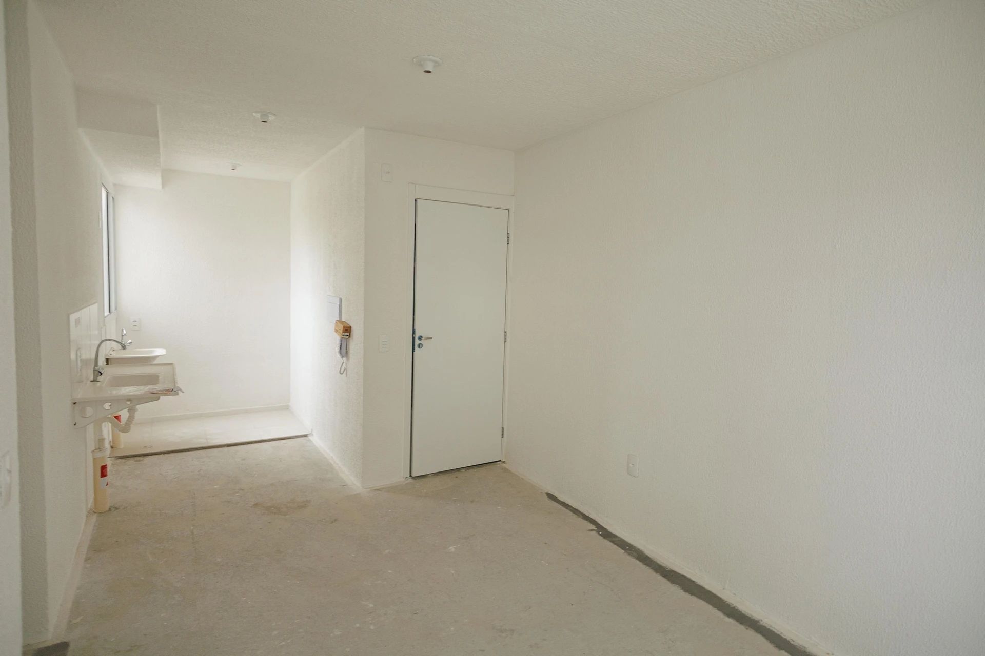 Unfurnished apartment with 2 bedrooms and 1 bathroom — photo 23