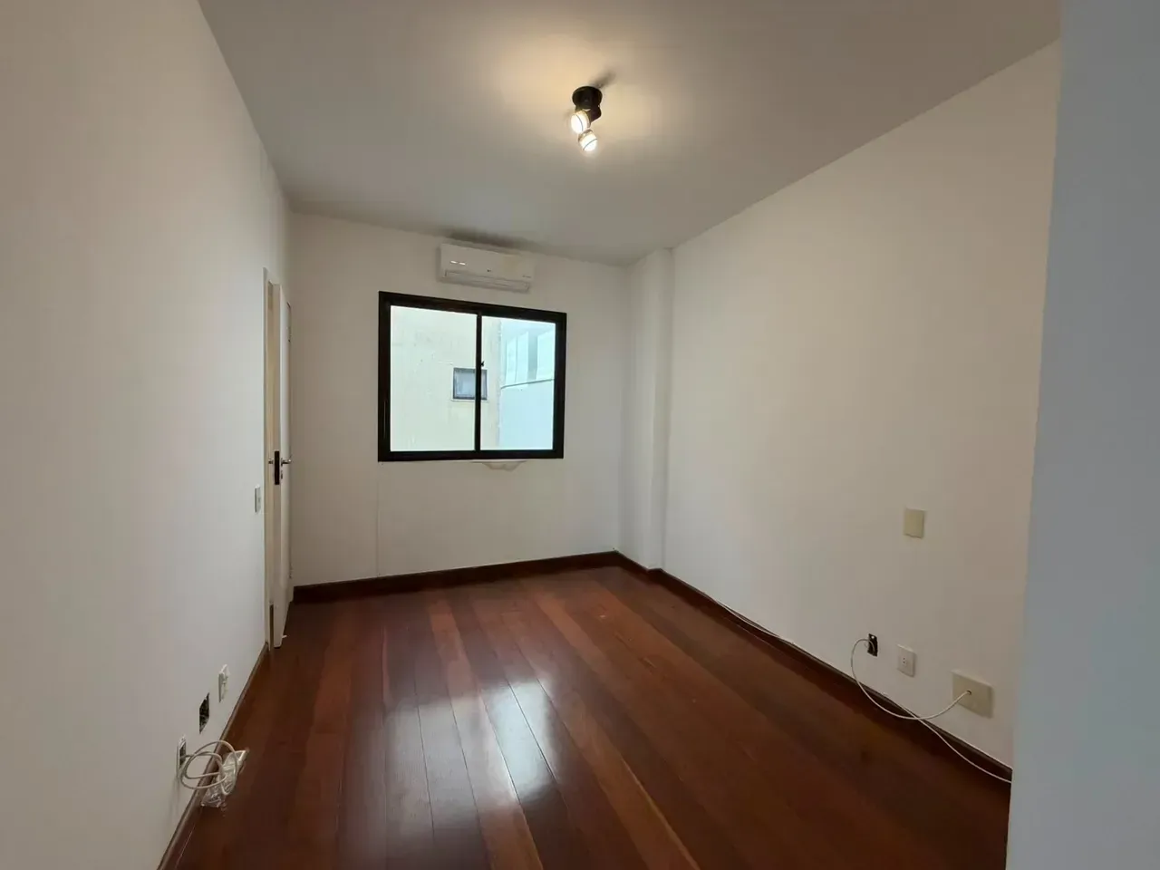 3-bedroom apartment with balcony and 2 parking spaces — photo 11