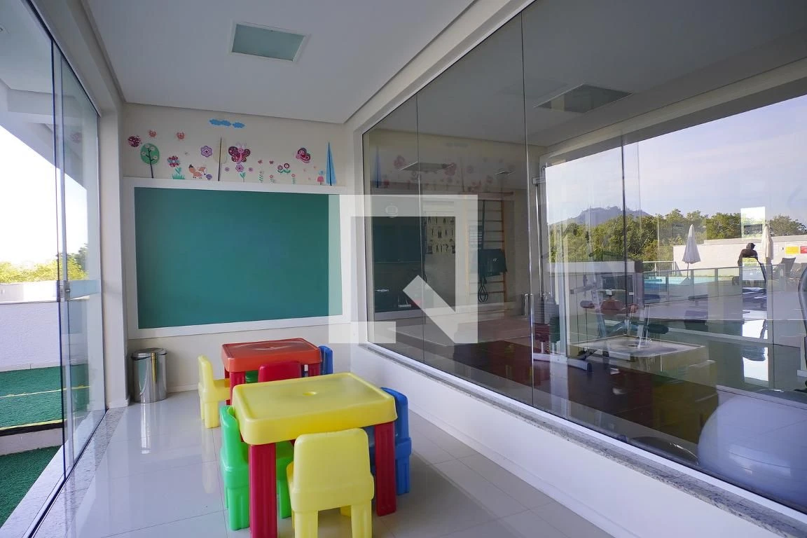 Glass-enclosed balcony in a 2-bedroom apartment, 78 m² — photo 51