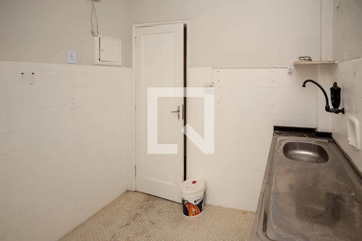 Apartment, 78 m², with wood or laminate floors — photo 2