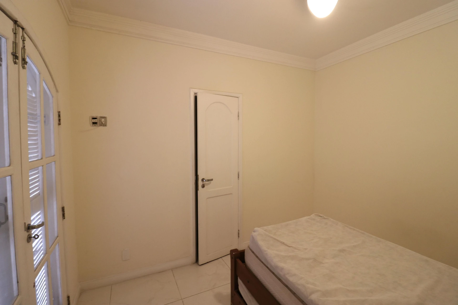 Vestidor y 5 dormitorios: casa de 420 m² — photo 42