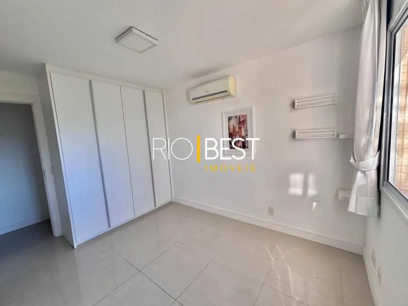 Apartment with 3 bedrooms, 4 bathrooms and balcony — photo 20