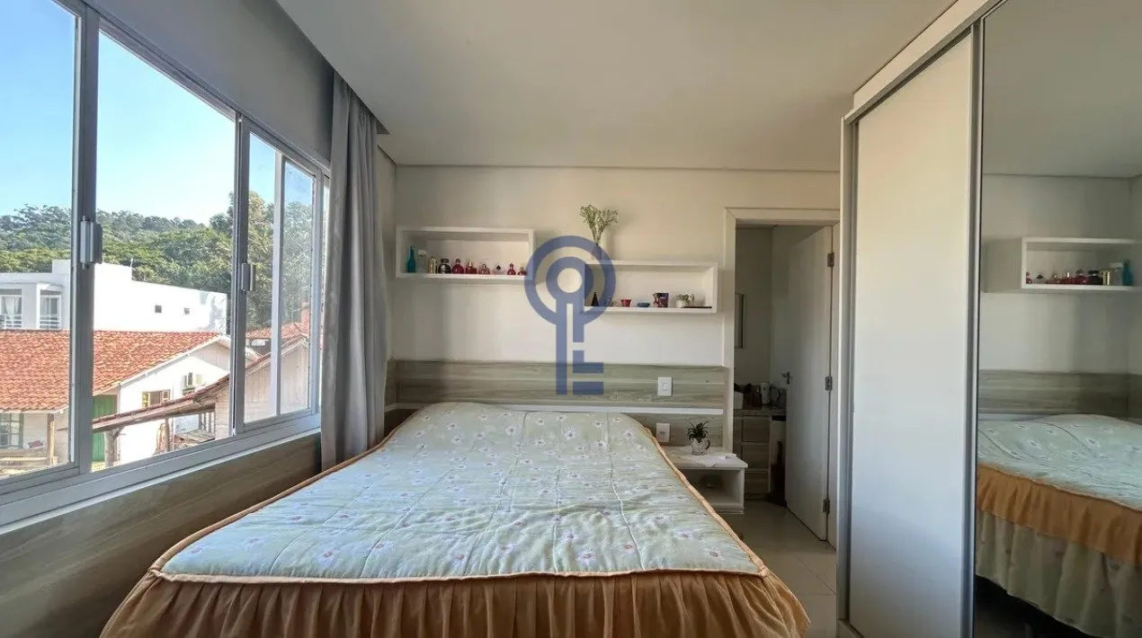 Furnished house with 5 bedrooms and 4 parking spots — photo 22