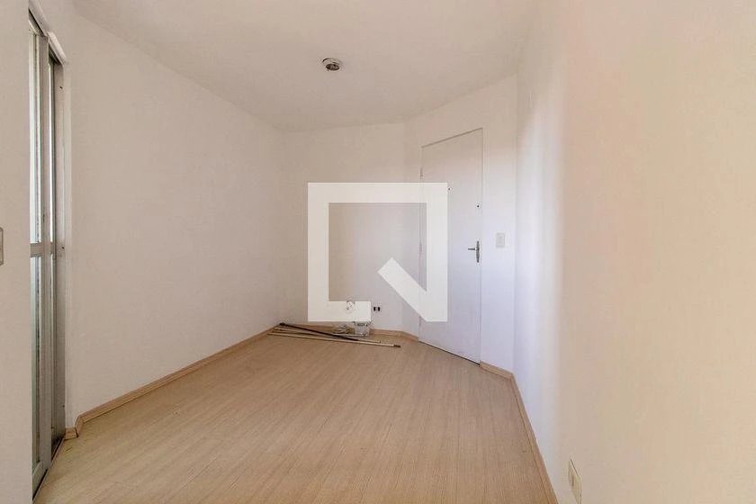 One-bedroom apartment with wood or laminate floors — photo 23