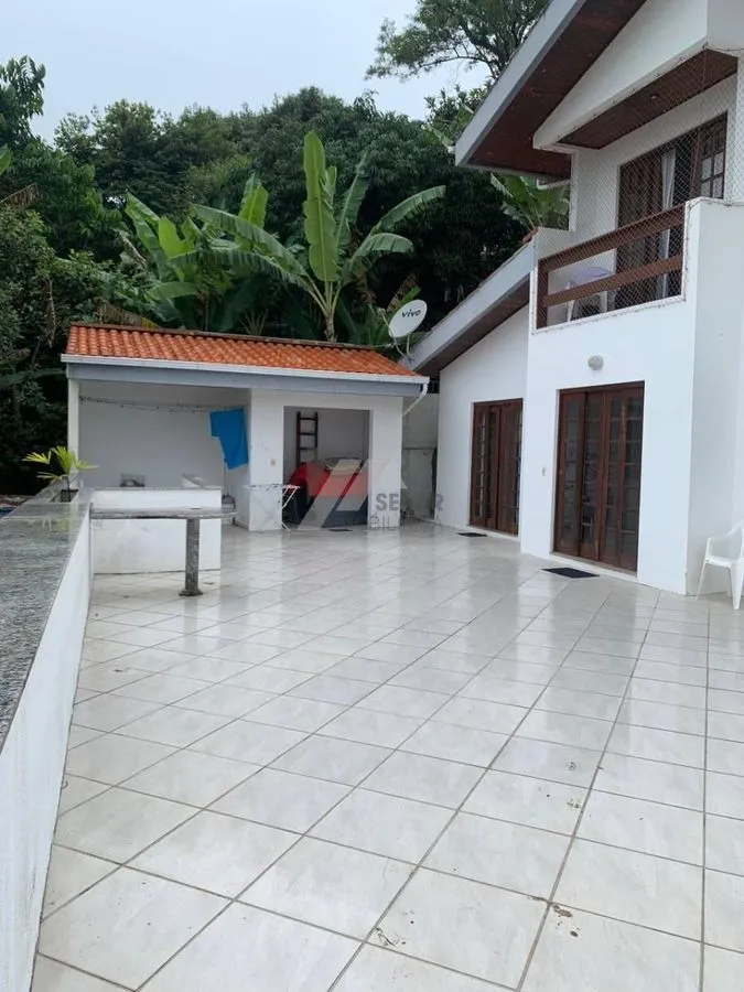 Furnished house with a workspace and 5 bedrooms — photo 5