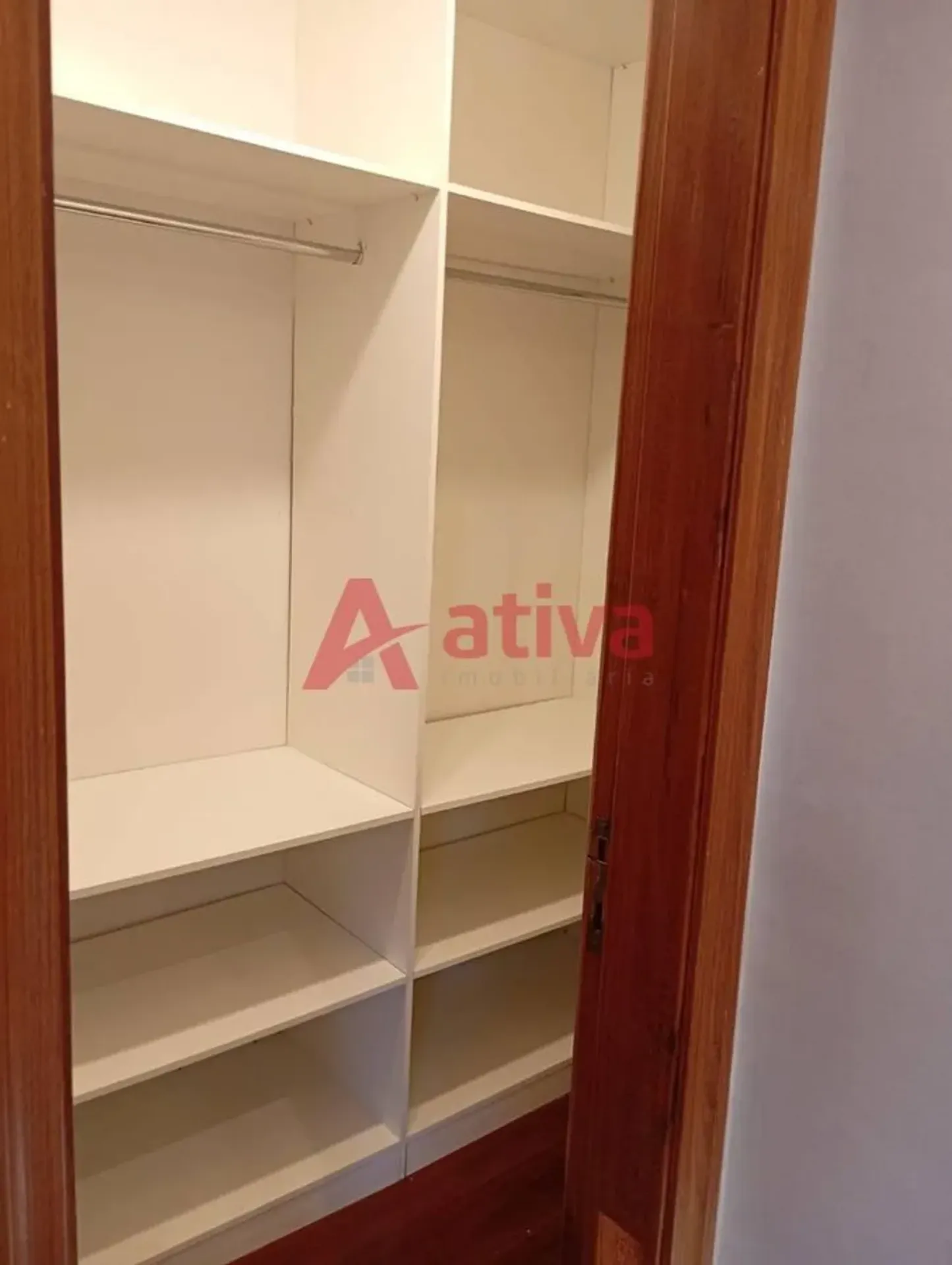 Furnished house with 4 bedrooms and 500 m² — photo 10