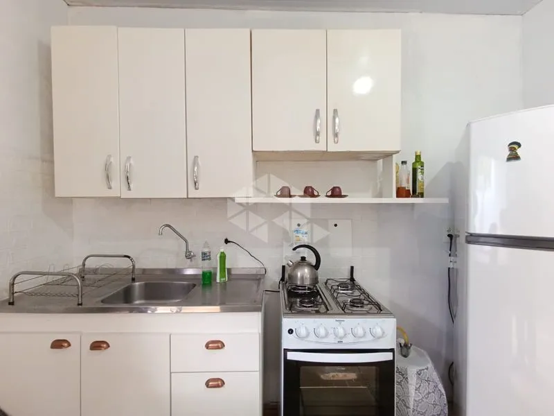 One-bedroom house with a garden — photo 12