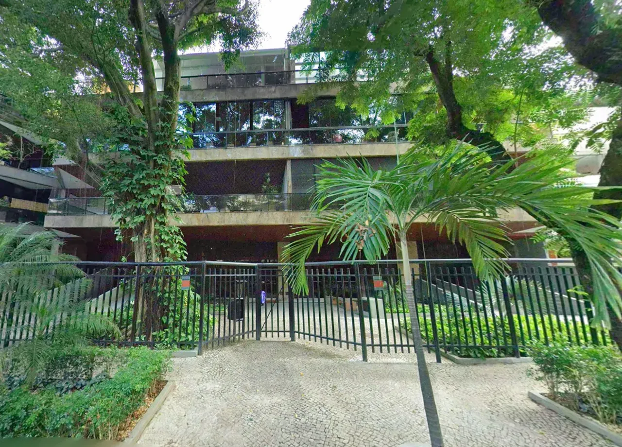3-bedroom apartment with balcony and 2 parking spaces — photo 22