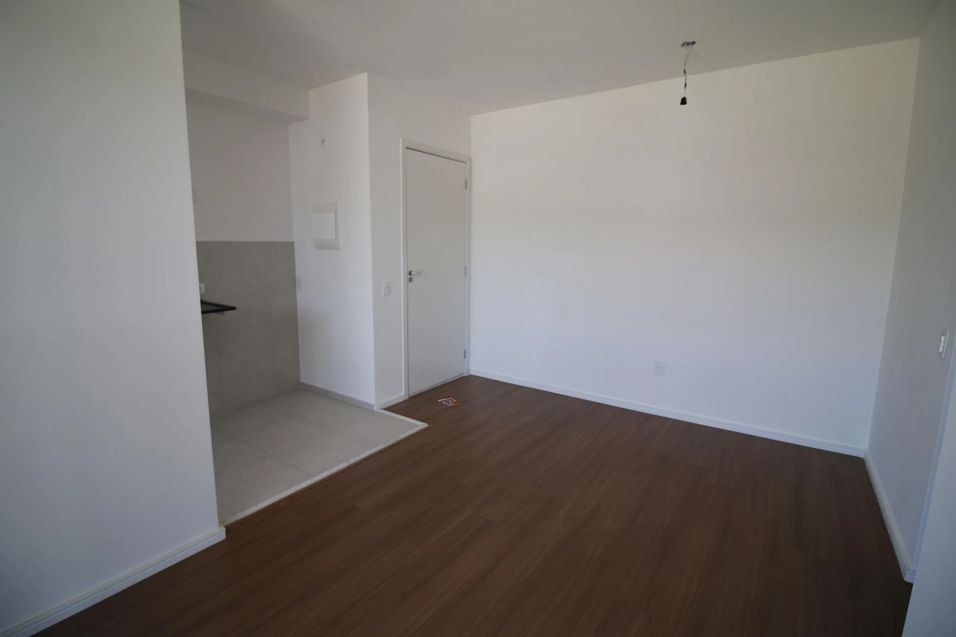 Unfurnished apartment with 2 bedrooms and 1 bathroom — photo 12