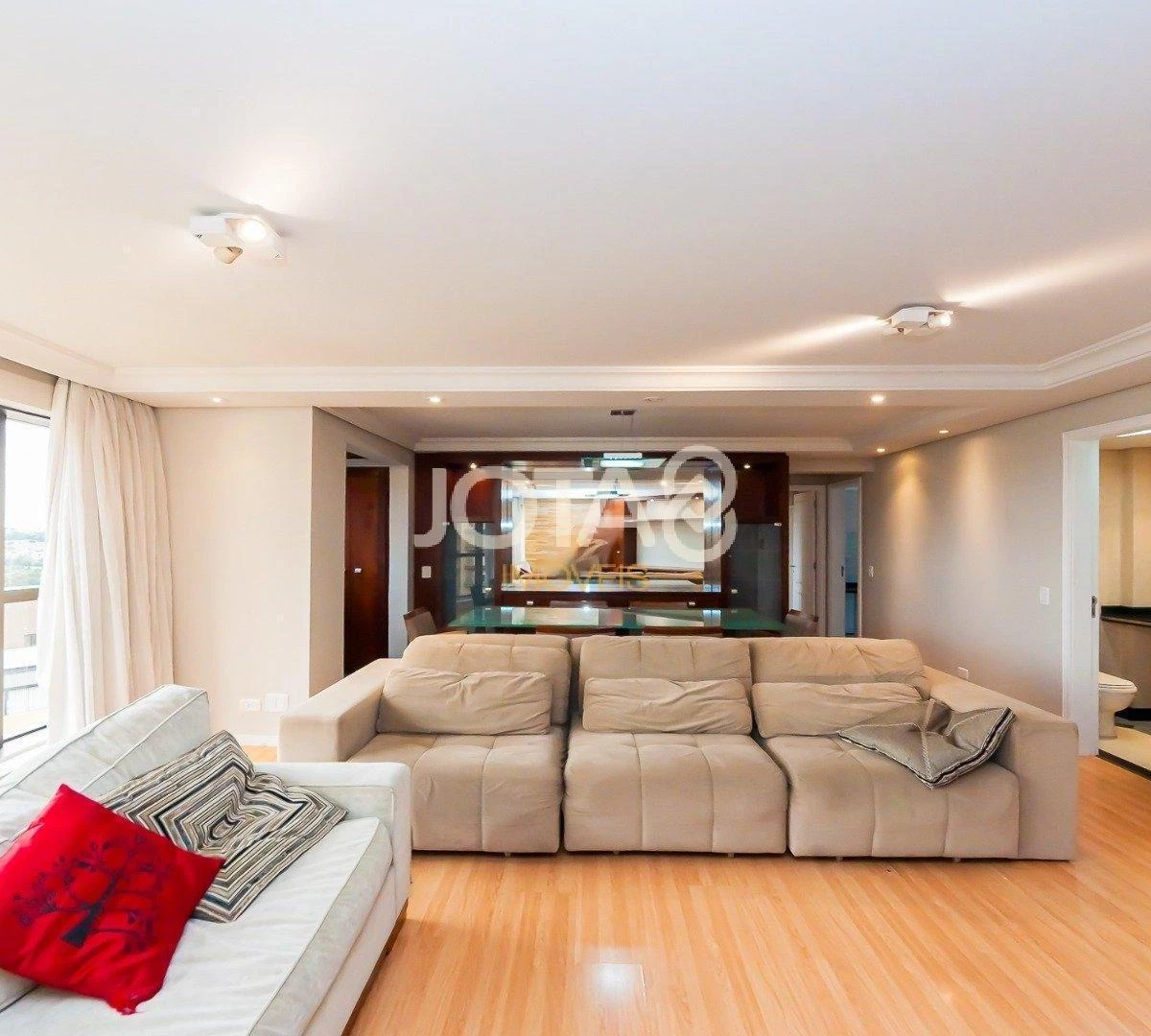 Apartment with 3 bedrooms, 1 en-suite and balcony — photo 13