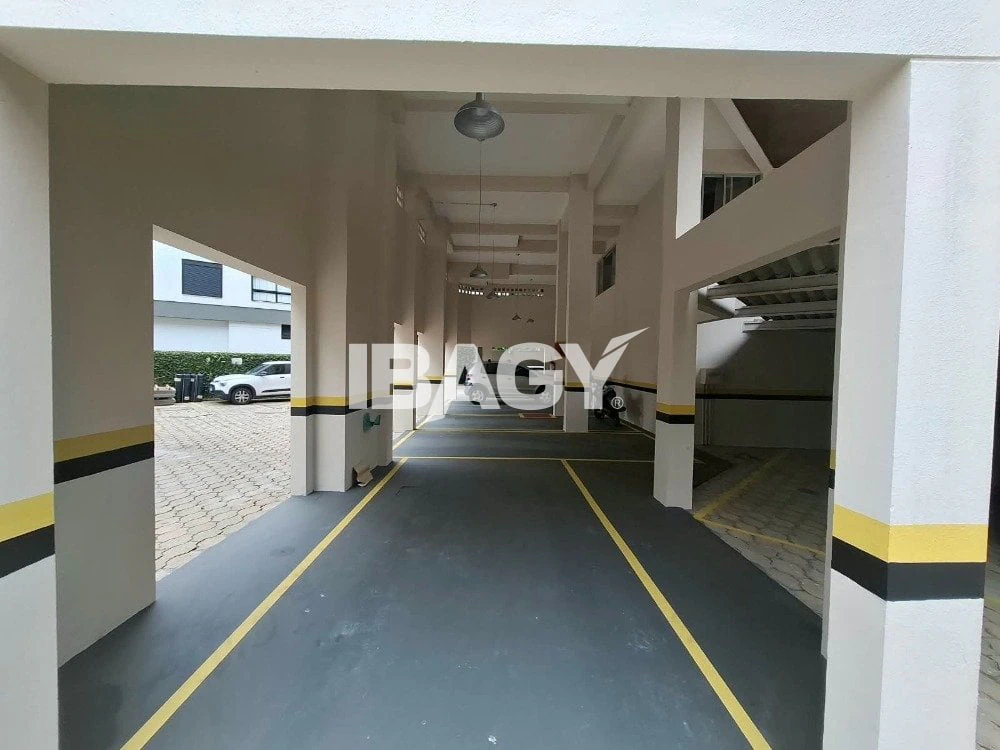 One-bedroom apartment with a water view — photo 23