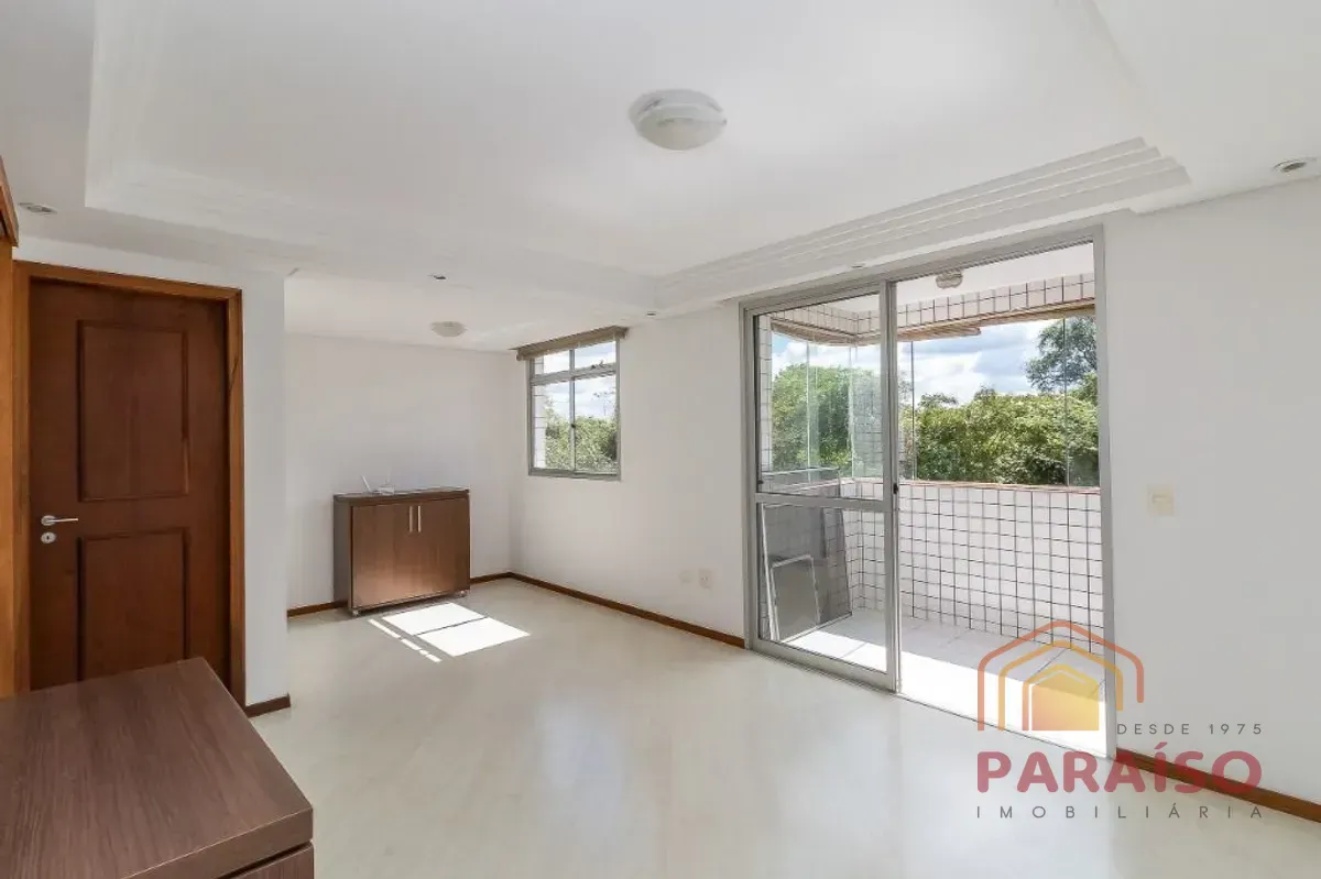 Balcony with a grill in a 2-bedroom apartment, 90 m² — photo 6