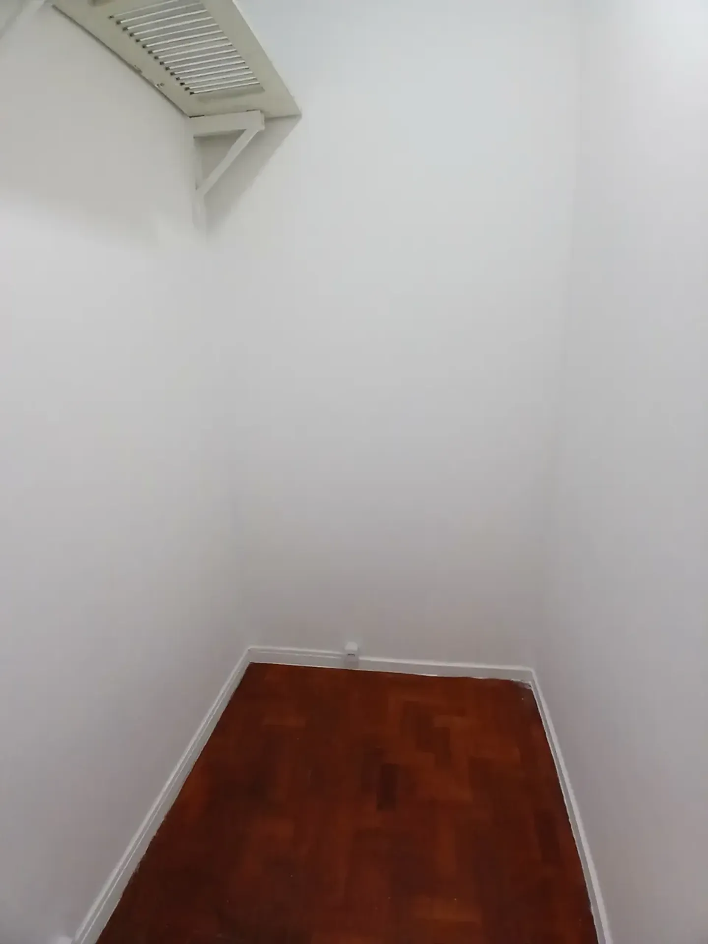 Departamento de 1 dormitorio con piso de madera o laminado — photo 28