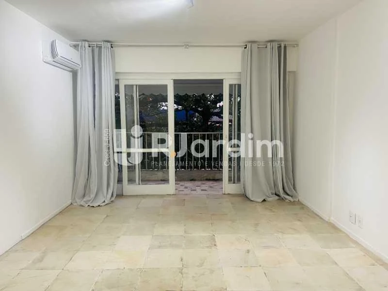 Apartamento com 3 quartos, 3 banheiros e varanda — photo 26