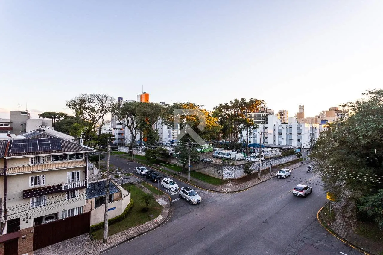 159 m² apartment with 4 bedrooms and a glassed-in balcony — photo 19