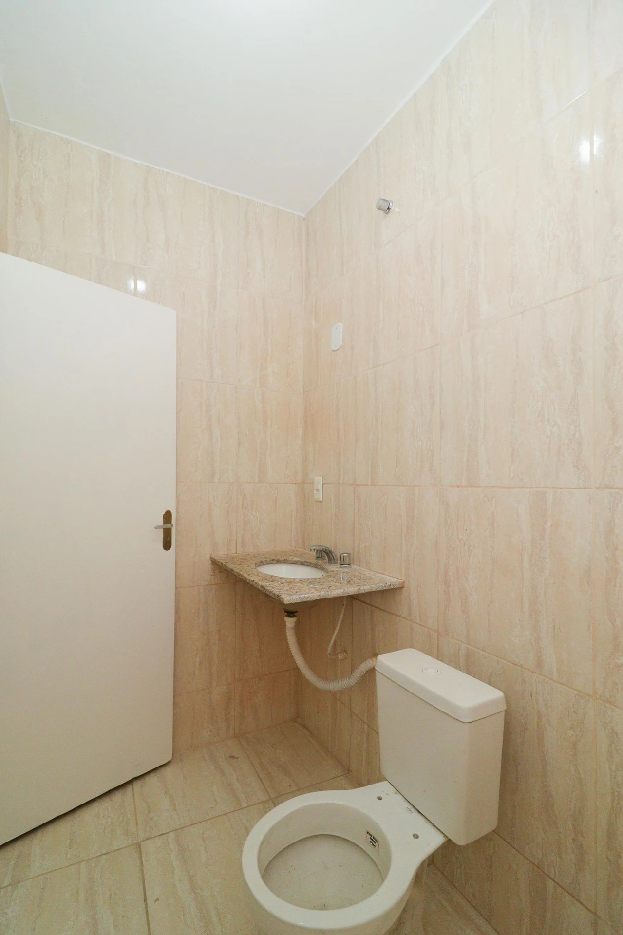 2-bedroom apartment with separate kitchen and no parking — photo 8