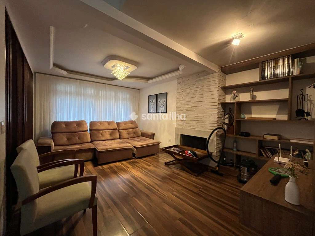 House with 531 m², 5 bedrooms and 5 parking spaces — photo 2