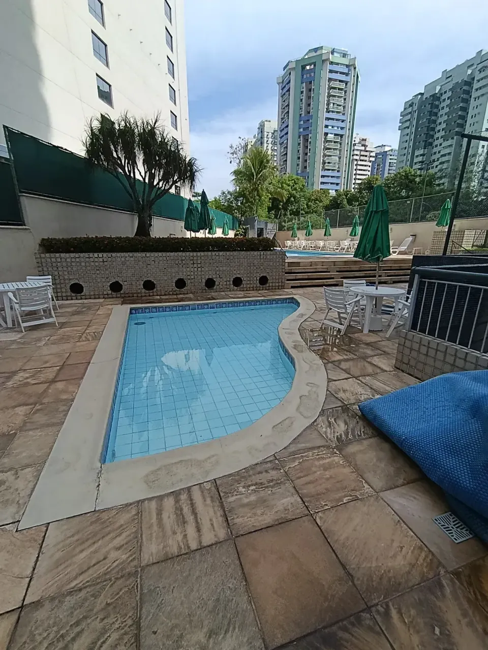 Unfurnished 2-bedroom apartment with a balcony — photo 14