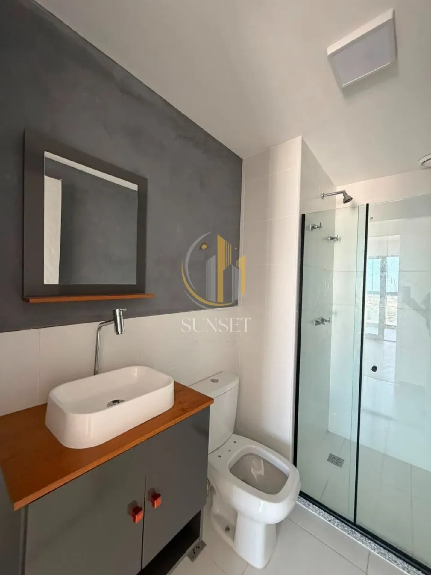 3-bedroom apartment with a water view — photo 11