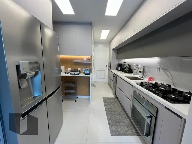 Furnished apartment with 3 bedrooms and 4 bathrooms — photo 10