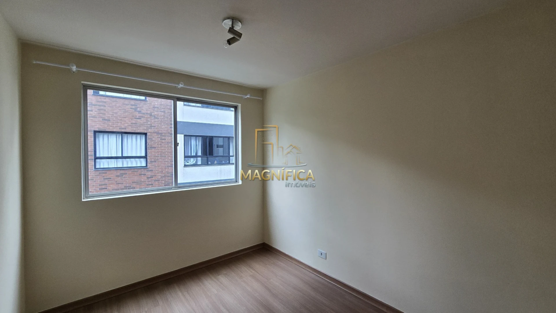 Apartment, 75 m², with wood or laminate floors — photo 11