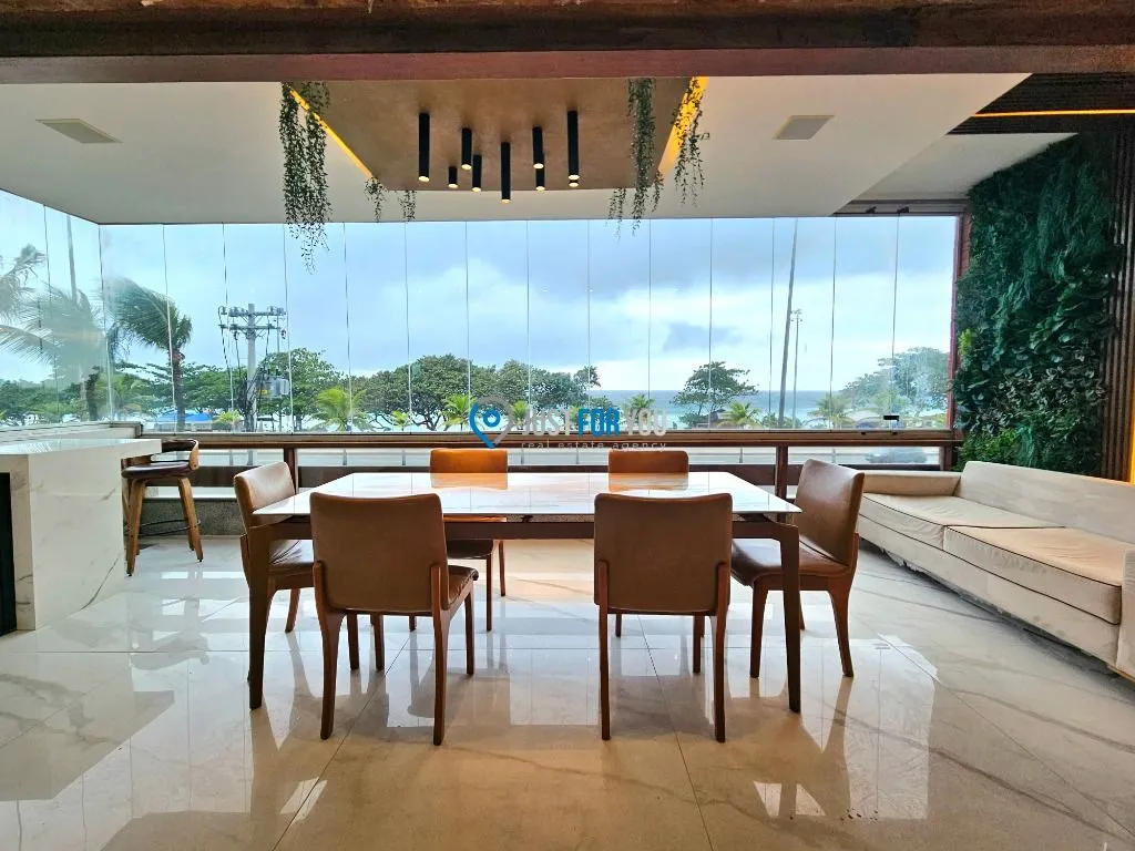 Floor-to-ceiling windows in a 3-bedroom apartment, 250 m² — photo 18