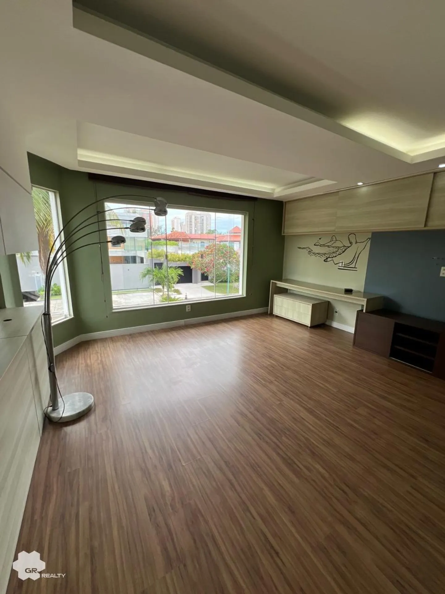 House with 6 en-suite bedrooms and 468 m² of space — photo 23