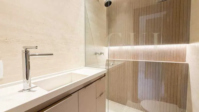 Floor-to-ceiling windows in a 3-bedroom apartment, 170 m² — photo 23
