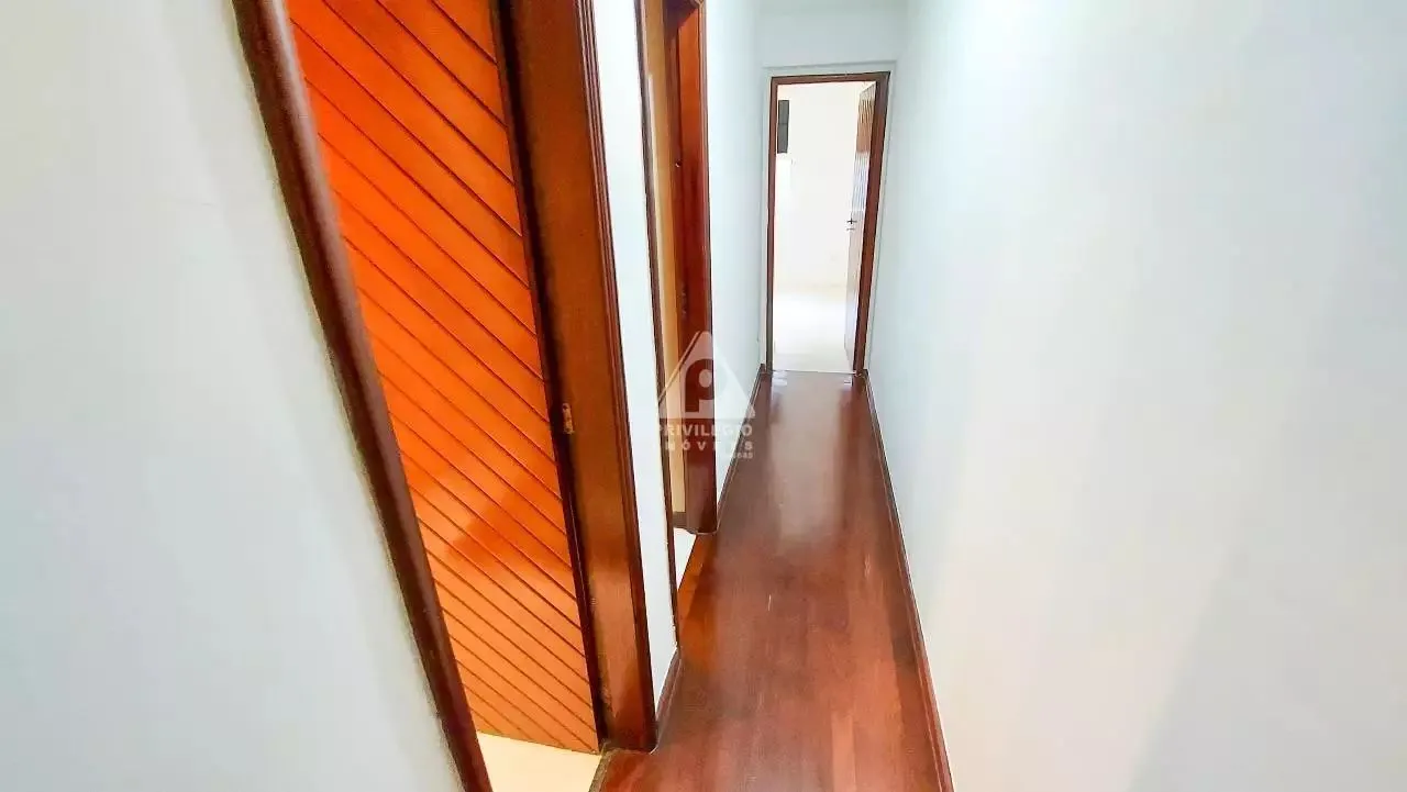 2-bedroom apartment with a walk-in closet — photo 20