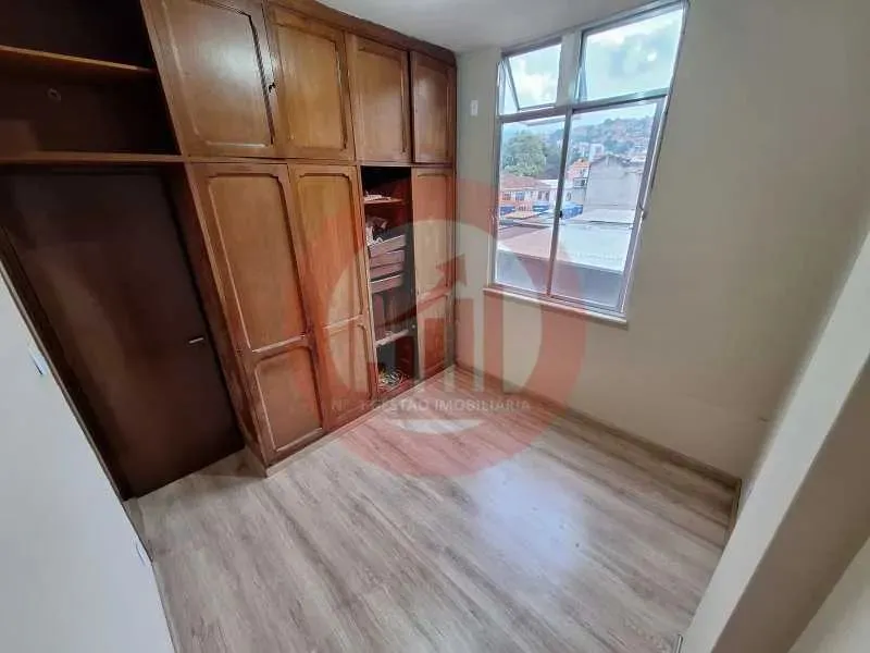 Apartment with wood floors and 2 bedrooms — photo 4
