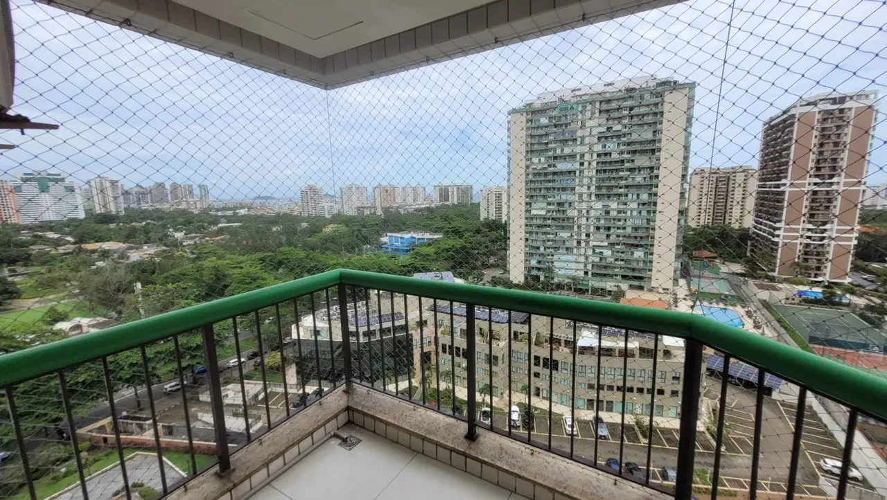 Park view in a 2-bedroom apartment, 105 m² — photo 20