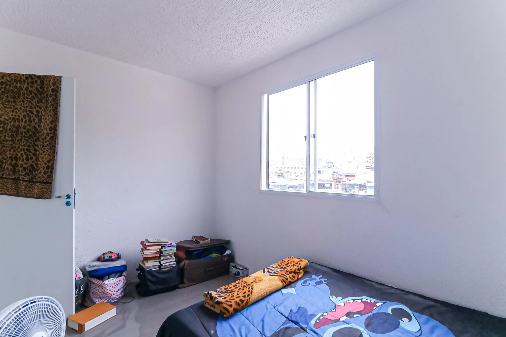 2-bedroom apartment in a building with a gym — photo 5