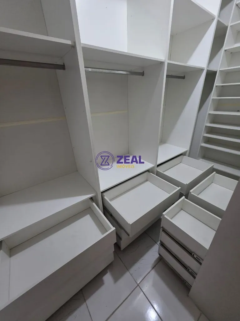 4-bedroom house with a walk-in closet in Rio de Janeiro — photo 20