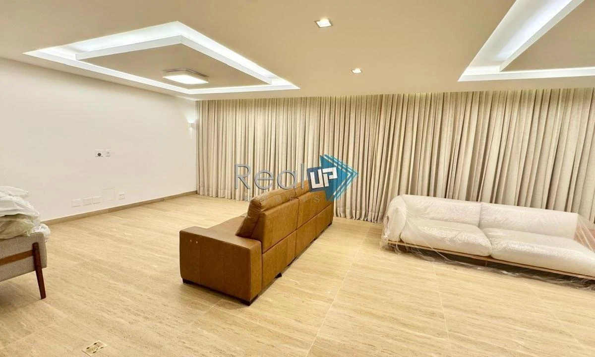 Квартира 212 м²: 3 спальни и 3 ванные комнаты — photo 8