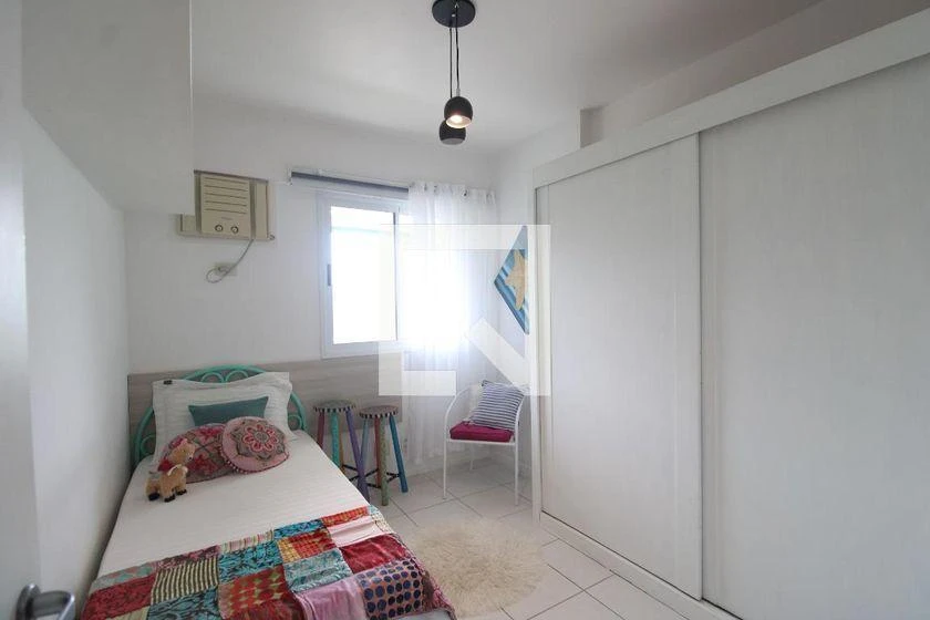 Furnished apartment, 83 m², with a glass-enclosed balcony — photo 3
