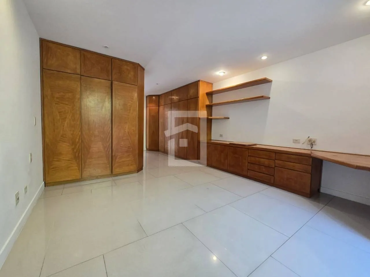 Triplex house with 4 bedrooms and 2 en-suites — photo 41