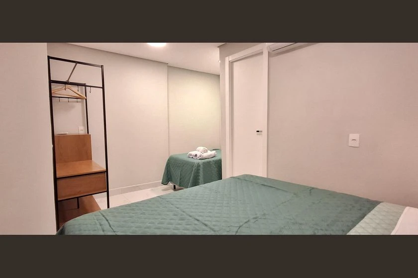 Furnished apartment with 1 en-suite and open-plan kitchen — photo 7