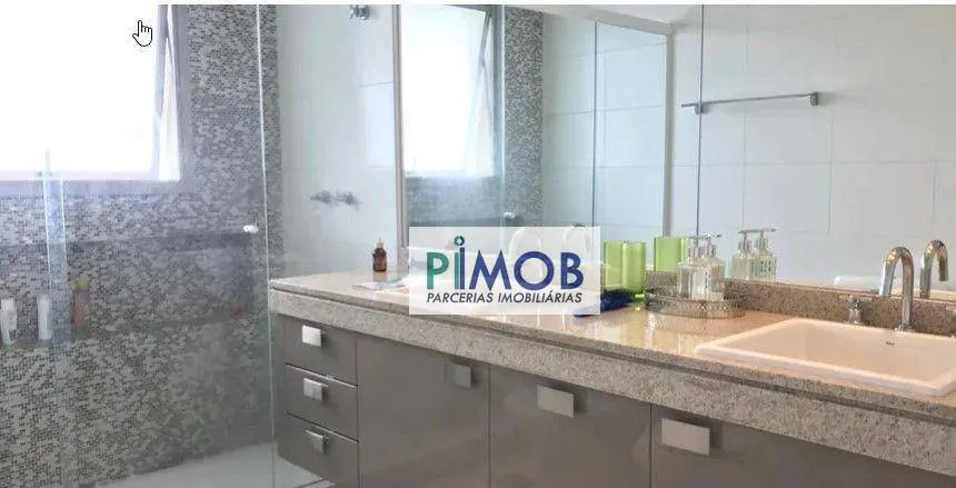Furnished 4-bedroom apartment with 233 m² — photo 14