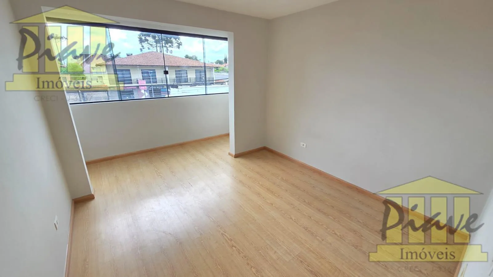 Apartment, 90 m², with wood or laminate floors — photo 7