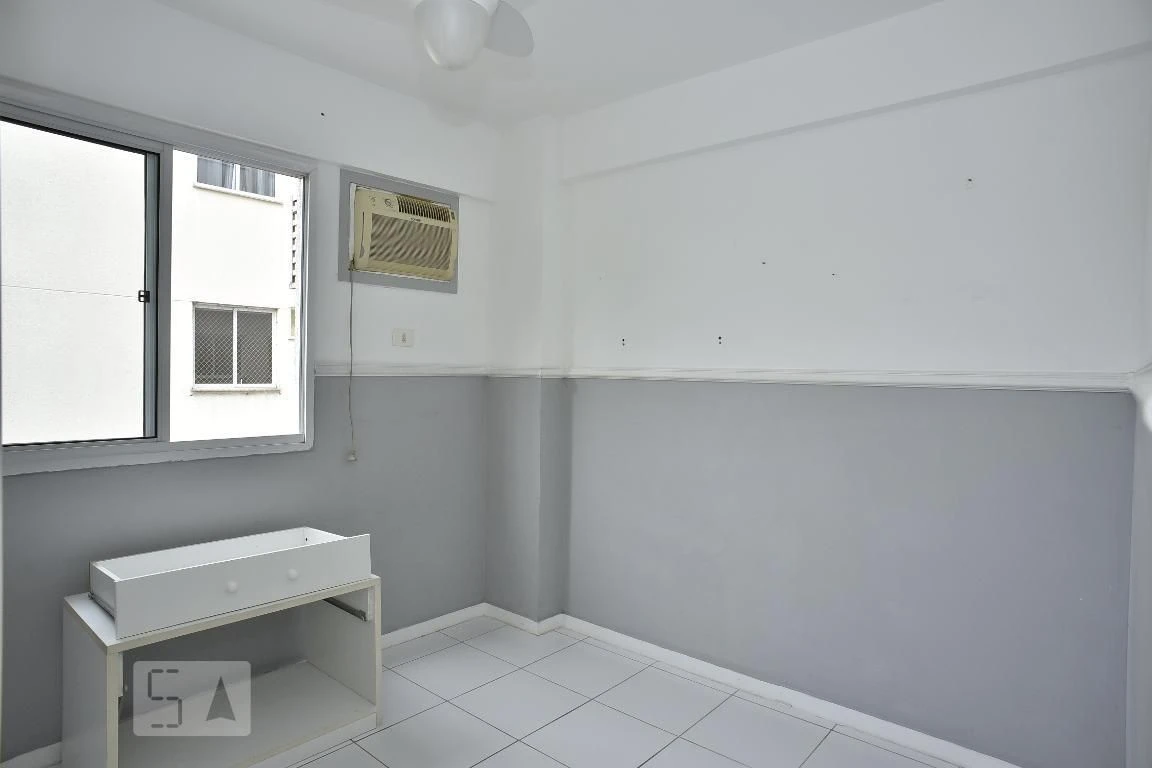 2-bedroom apartment in a building with a pool — photo 10