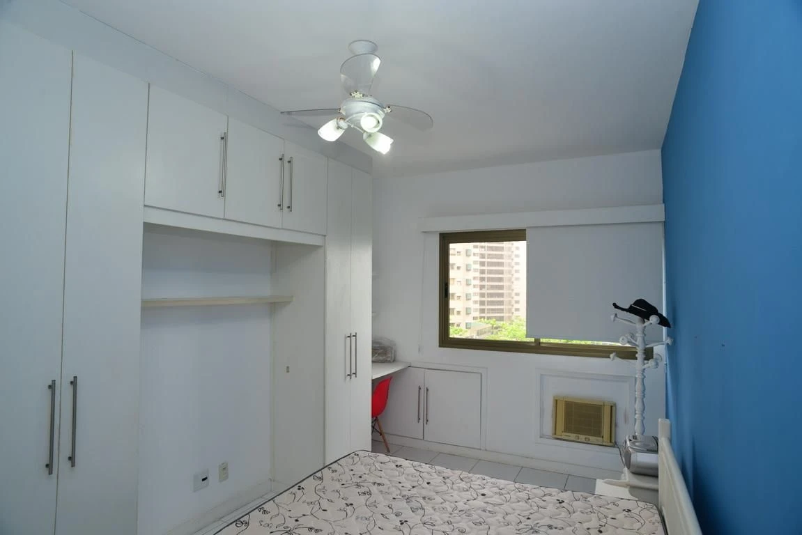 Furnished apartment, 66 m², with floor-to-ceiling windows — photo 4