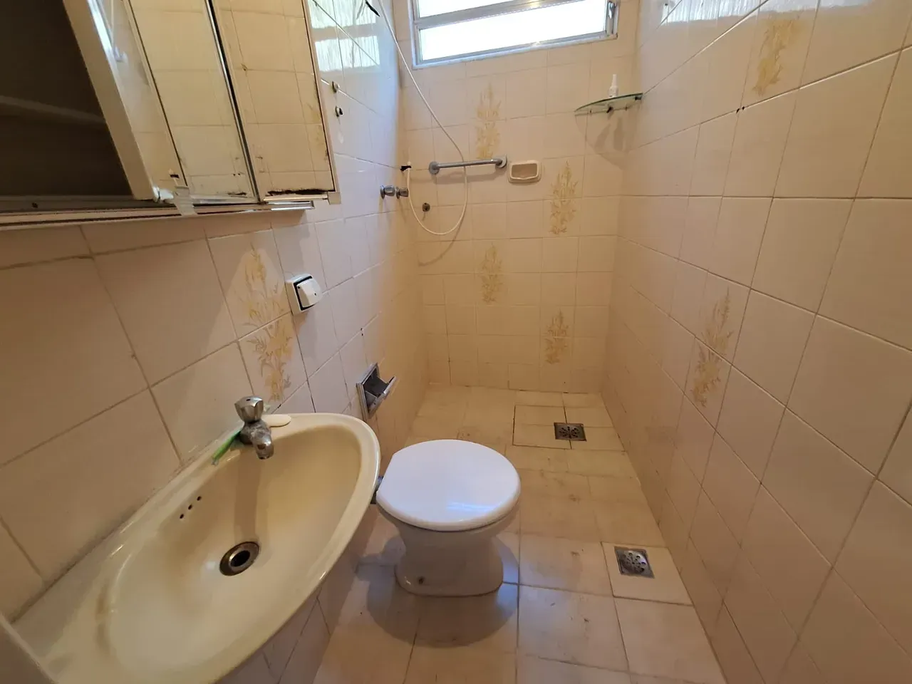 Apartment with 3 bedrooms and 3 bathrooms and separate kitchen — photo 9