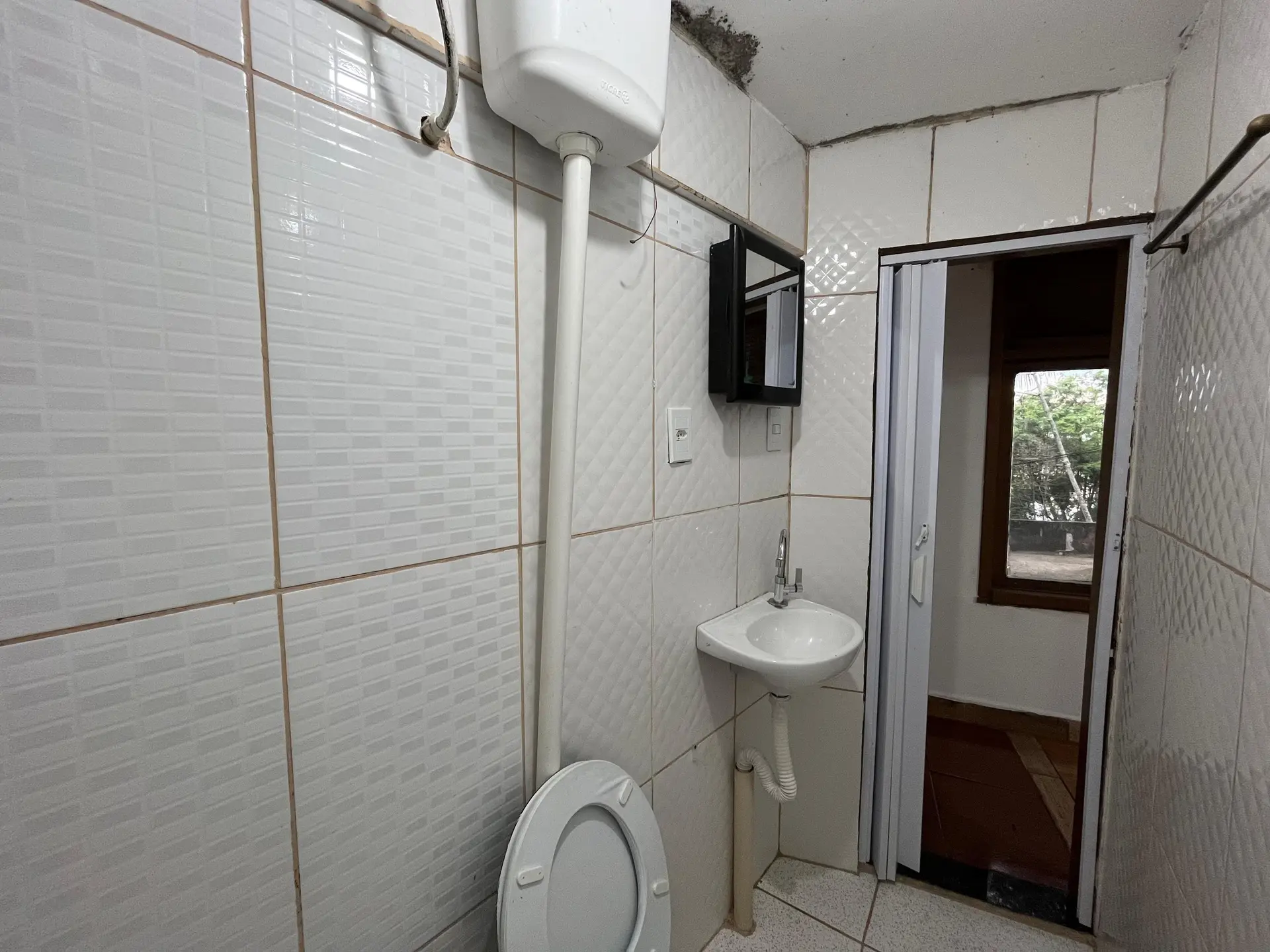 Casa de 1 quarto com cozinha compacta e área de serviço — photo 13