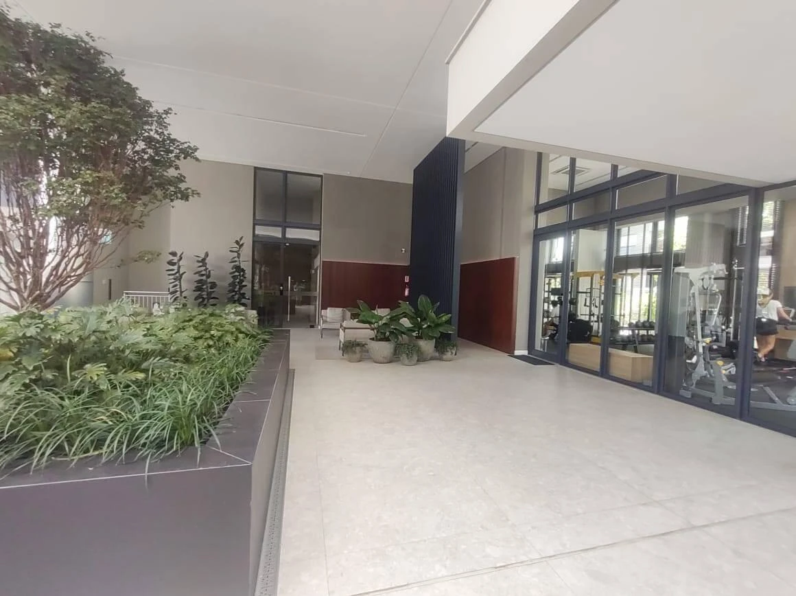 Departamento de 4 dormitorios con ventanales de piso a techo — photo 34
