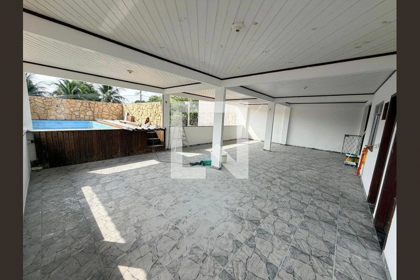 House with 5 bedrooms, en-suite and 3 parking spots — photo 4
