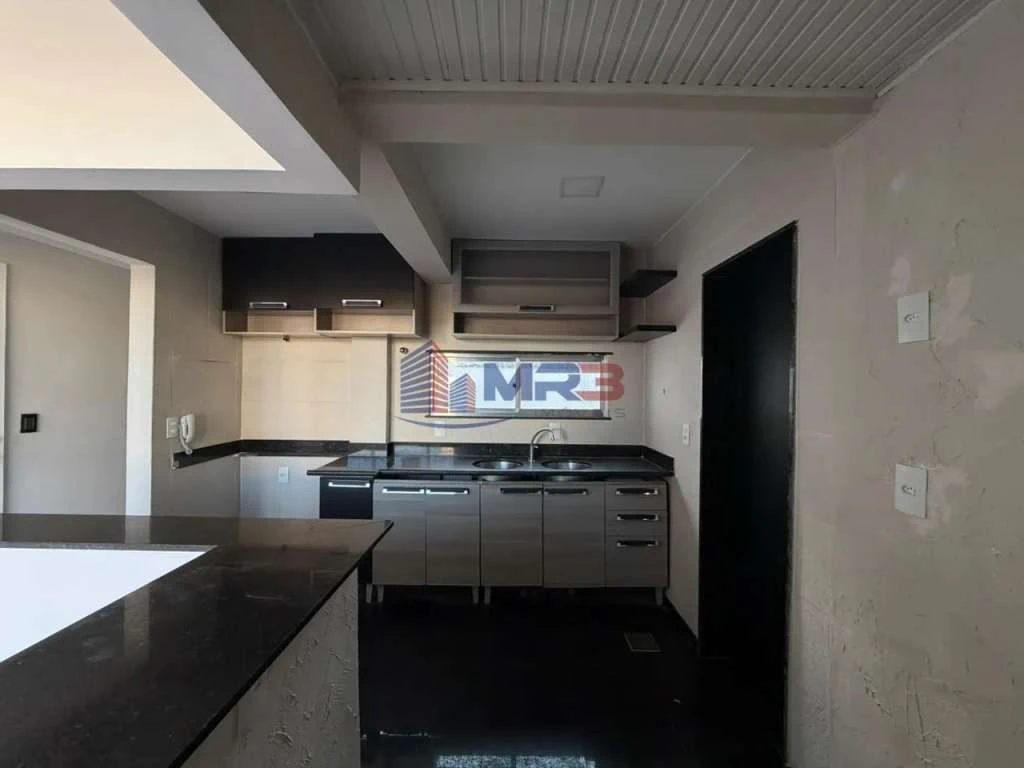 Top-floor apartment with 2 bedrooms and private BBQ — photo 3