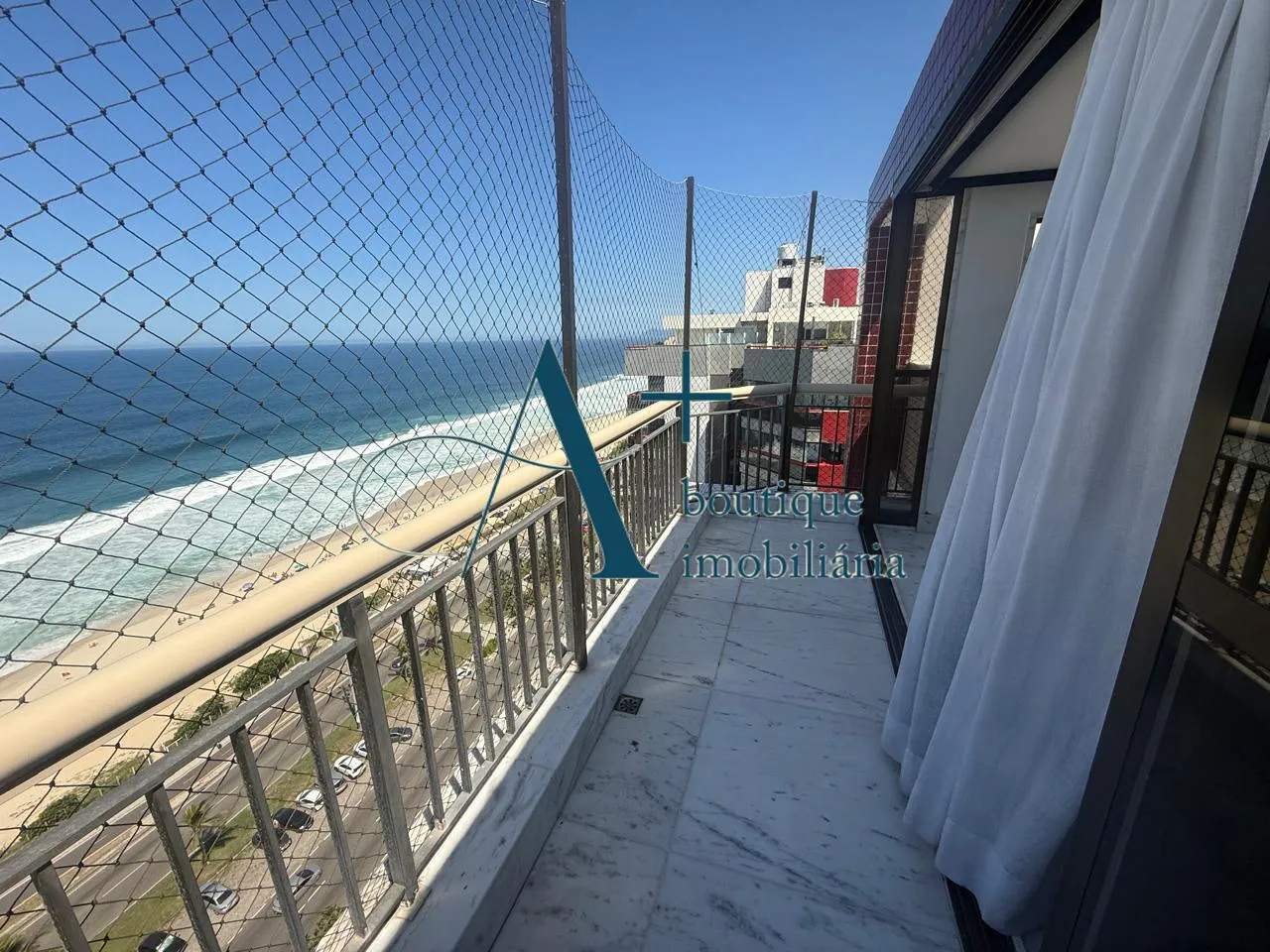 Triplex penthouse with 3 bedrooms and 3 bathrooms — photo 19